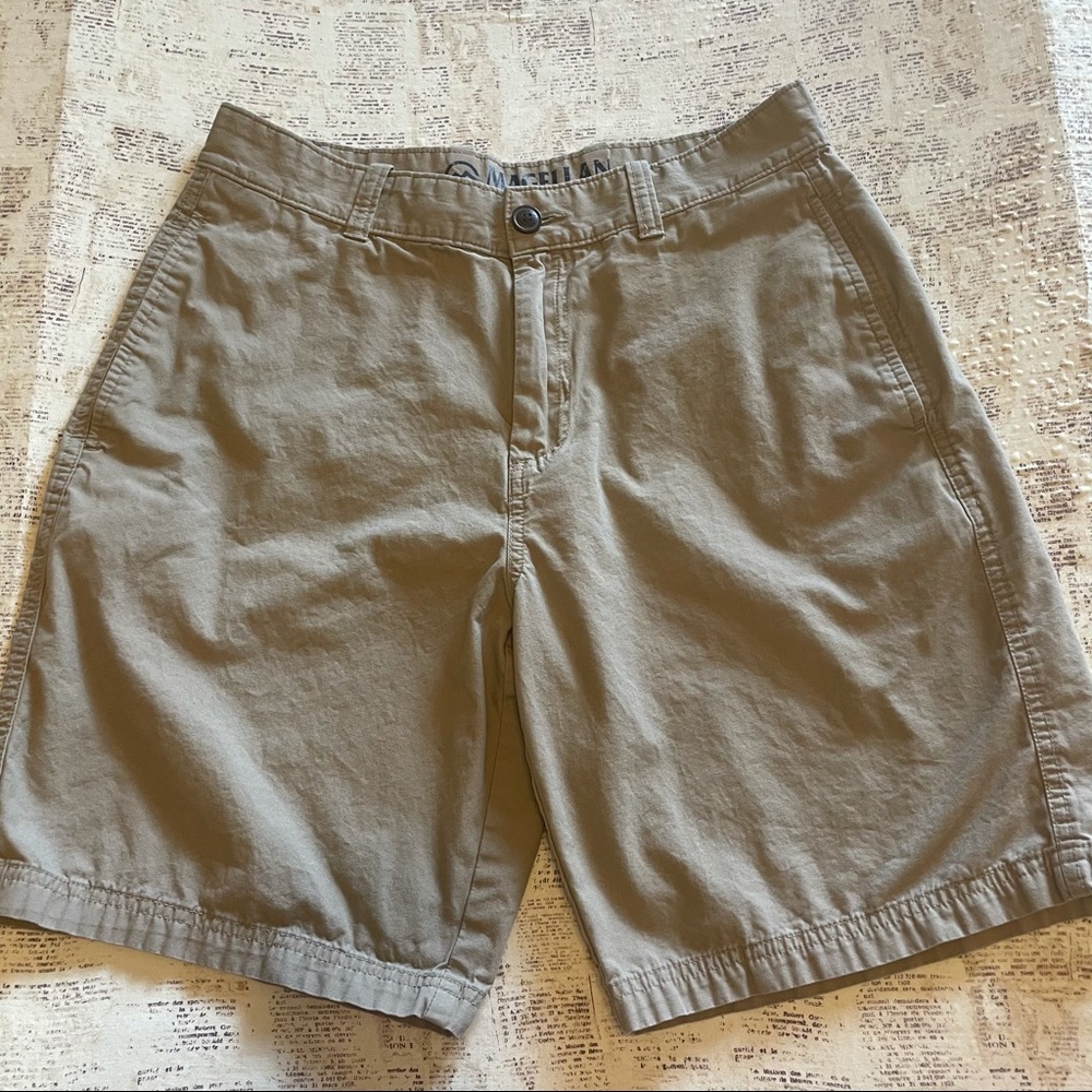 Magellan Grey outdoors shorts khaki size 32